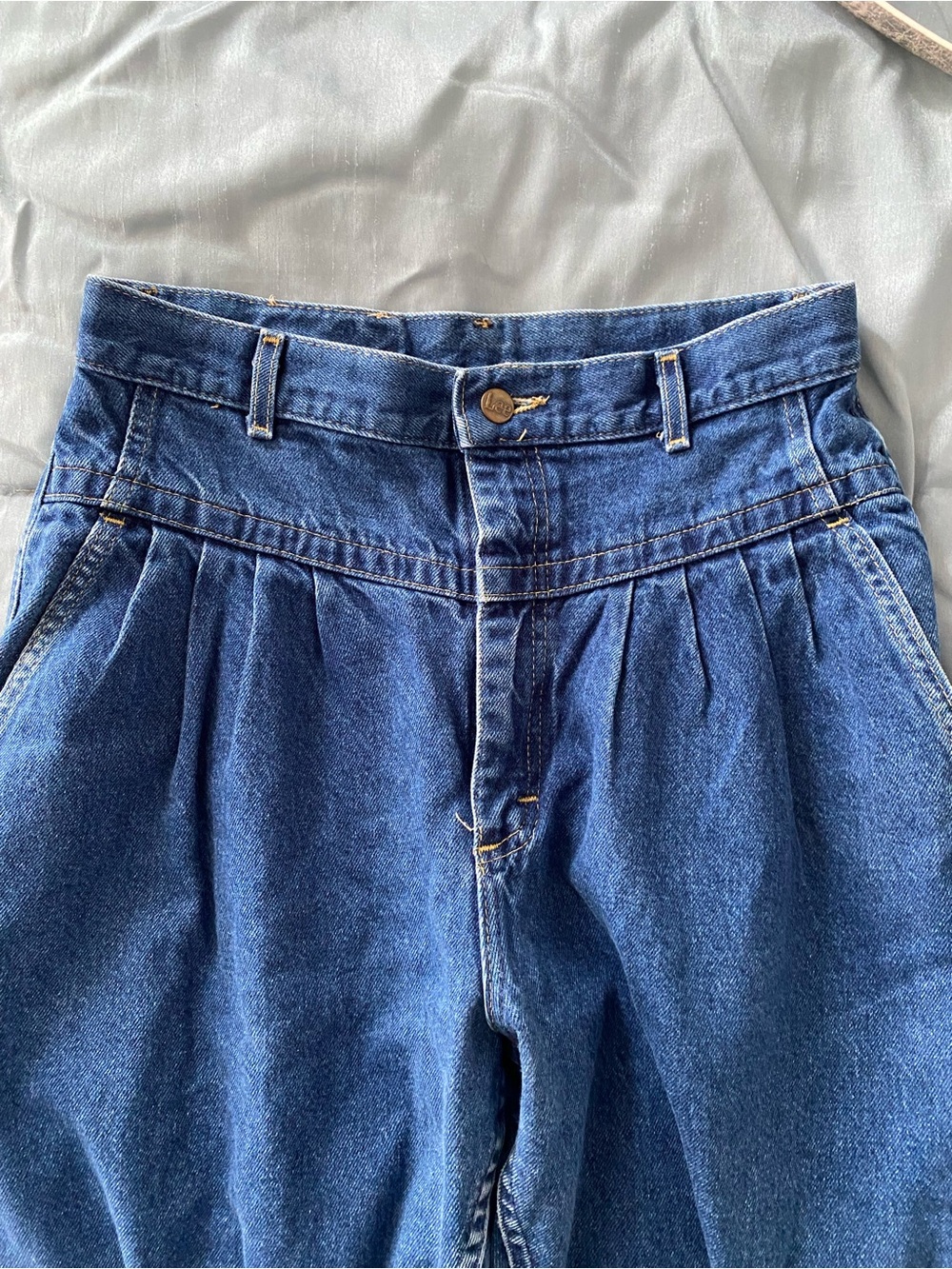 High-Waist Relaxed Fit Women’s Jeans - Dark Blue